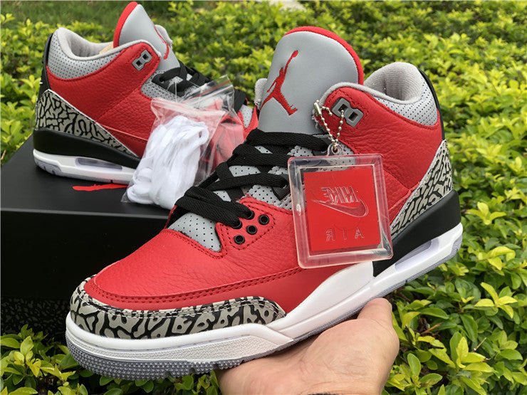 JORDAN 3 RETRO x SE UNITED FIRE RED