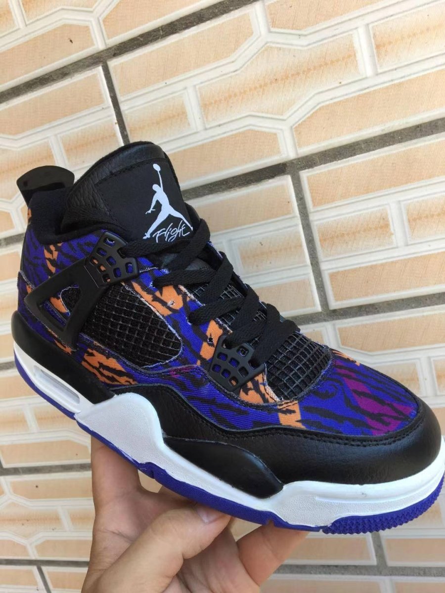 JORDAN 4 x BLACK RUSH VIOLET