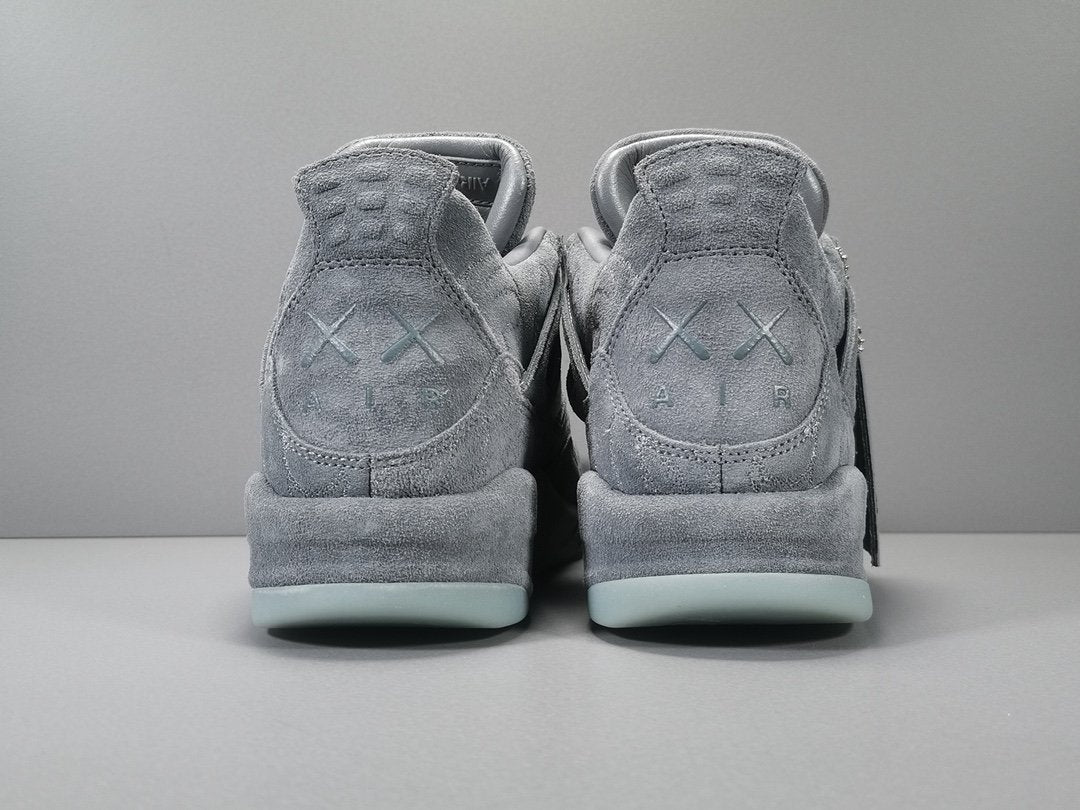 JORDAN 4 x KAWS