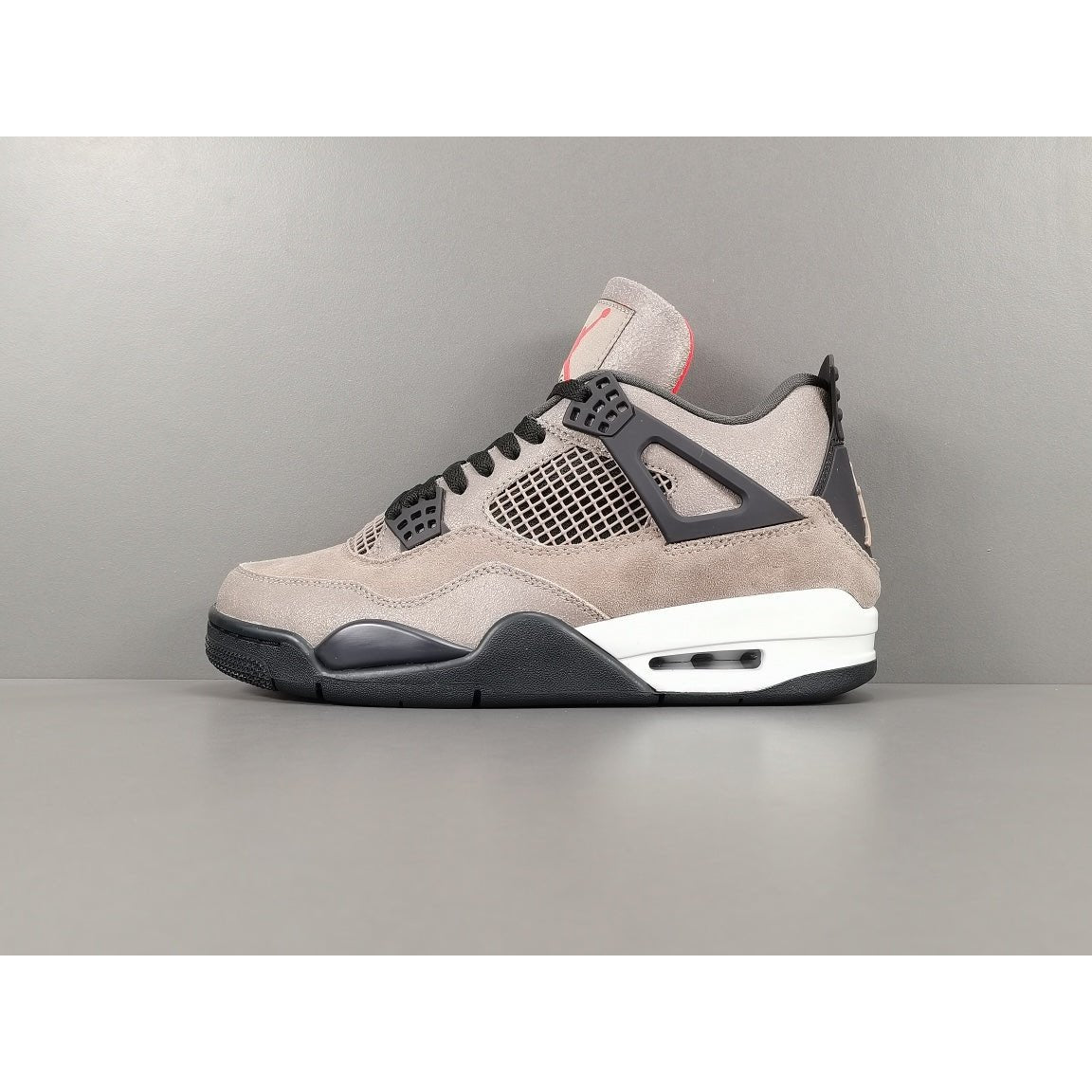 JORDAN 4 x TAUPE HAZE