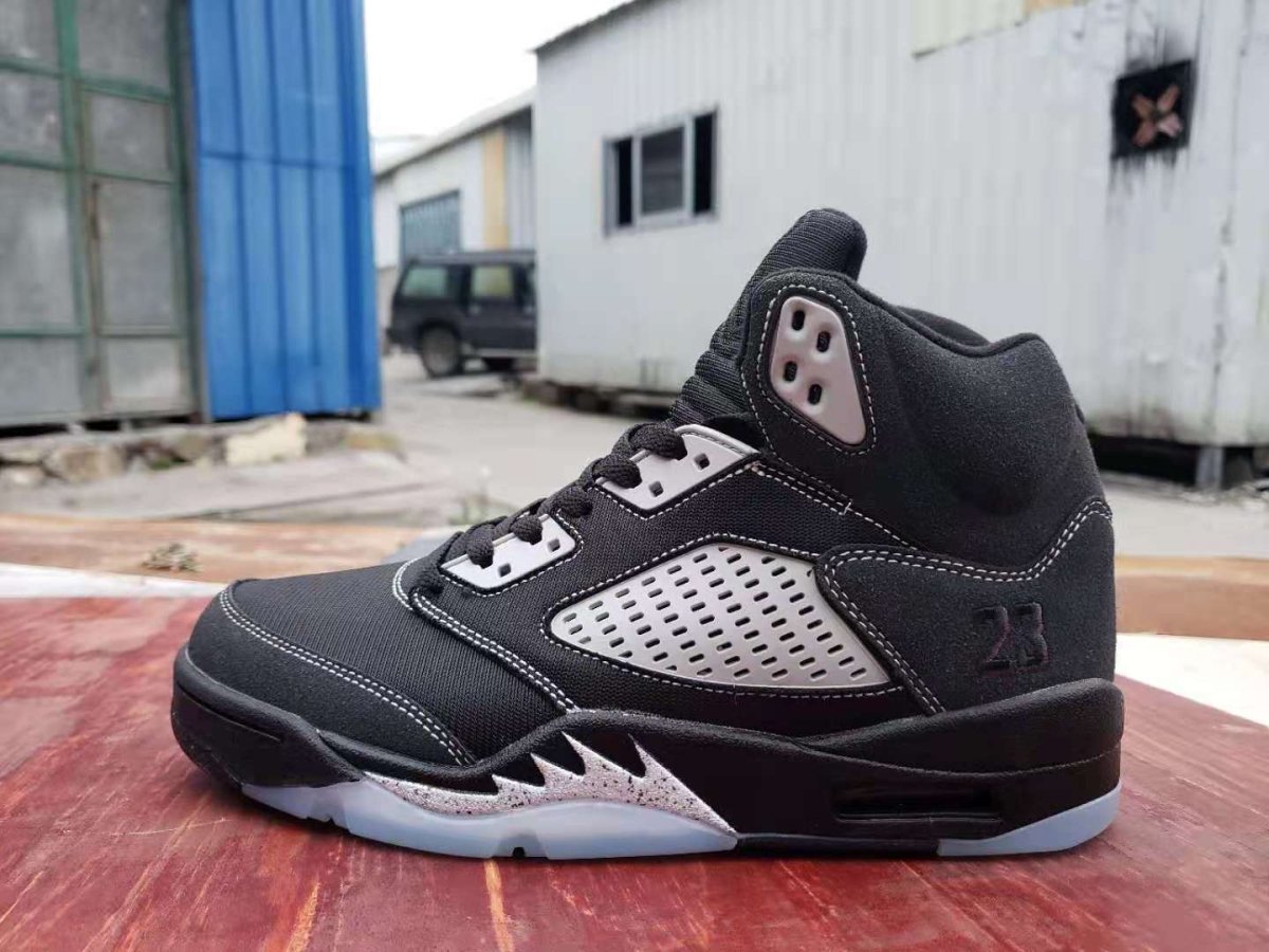 JORDAN 5 RETRO x ANTHRACITE