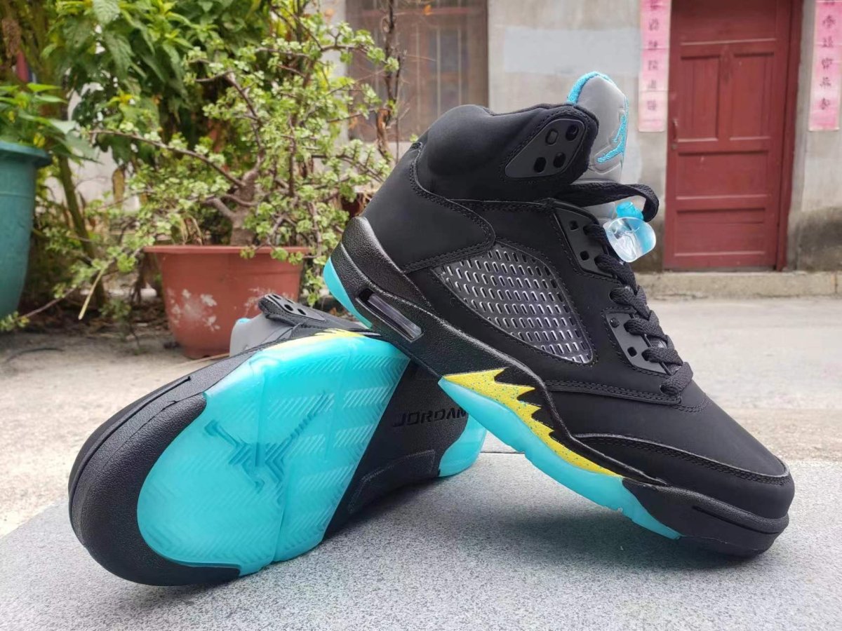 JORDAN 5 RETRO x AQUA