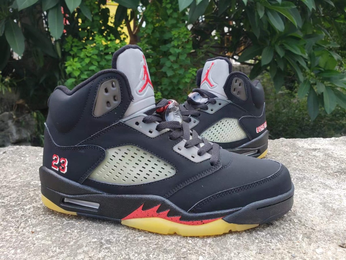 JORDAN 5 RETRO x GORE-TEX OFF-NOIR