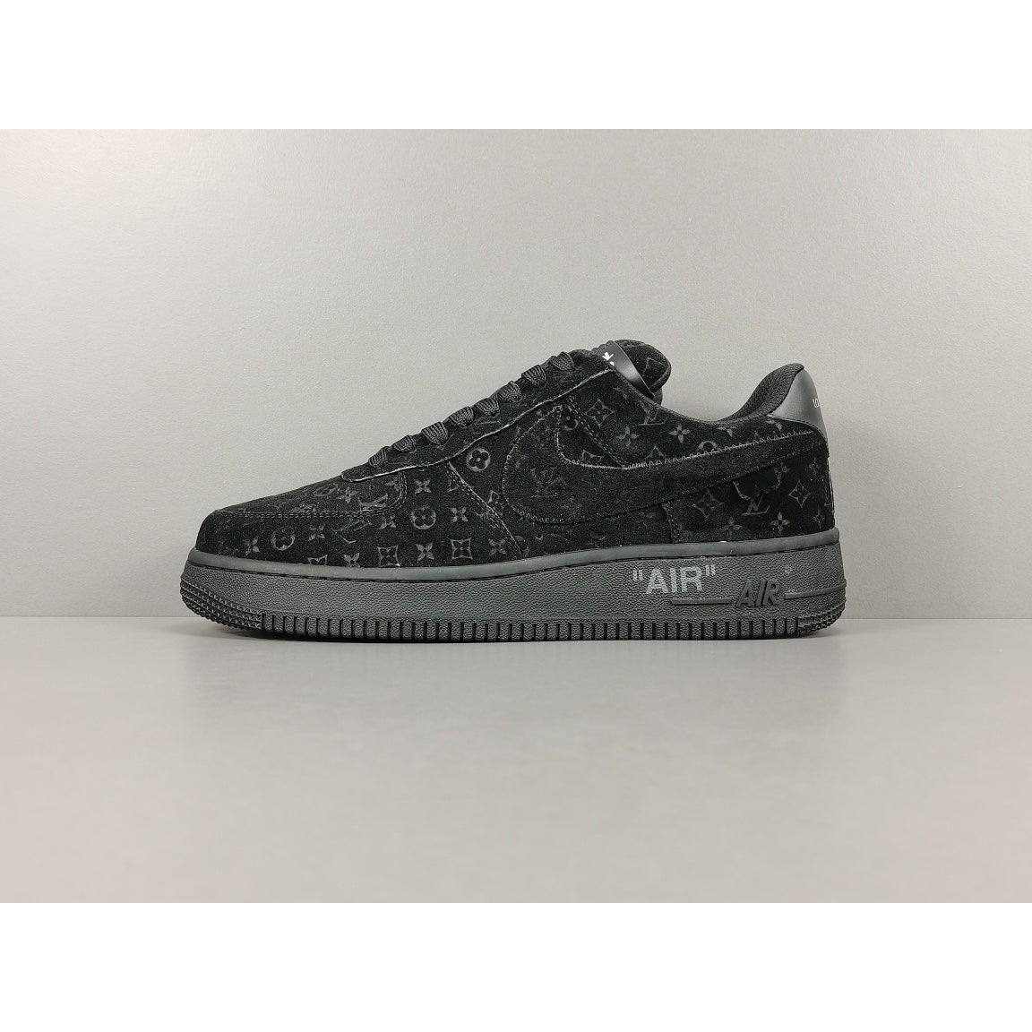 NIKE AIR FORCE 1 x LOUIS VUITTON BLACK/BLACK