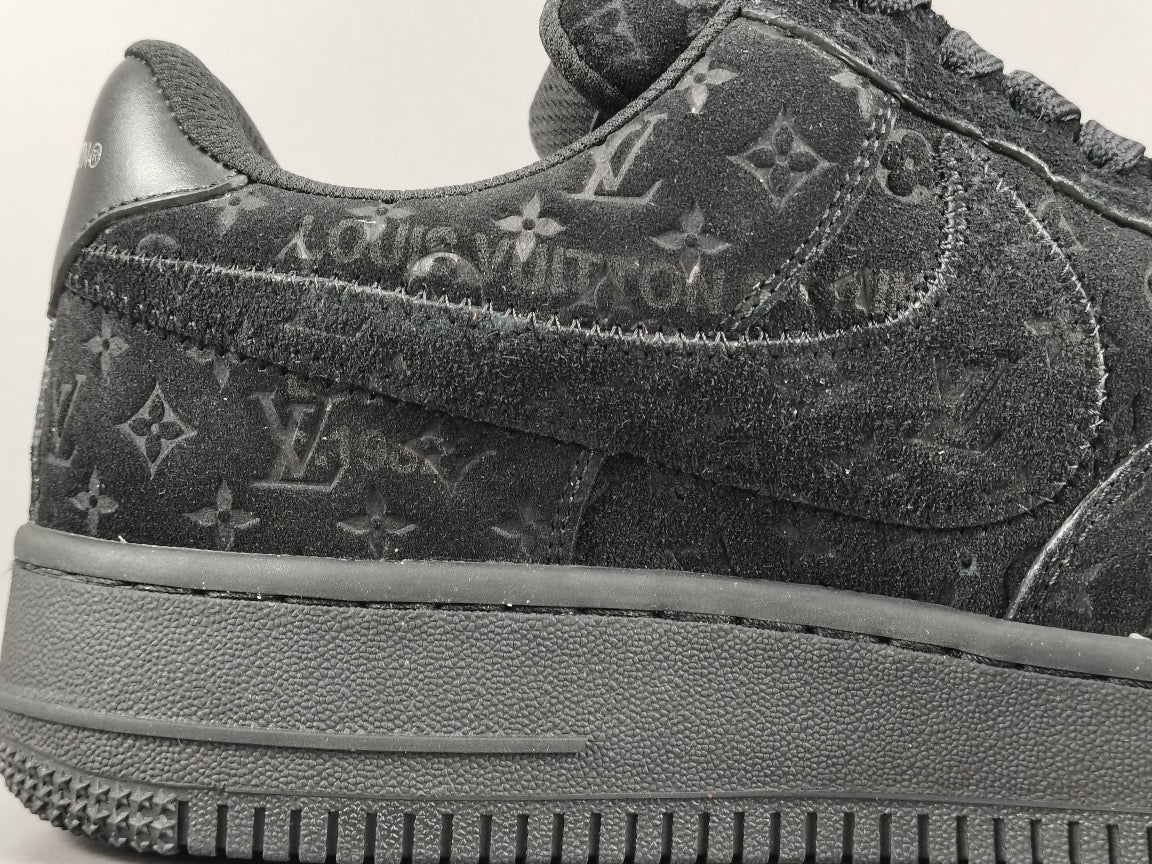 NIKE AIR FORCE 1 x LOUIS VUITTON BLACK/BLACK