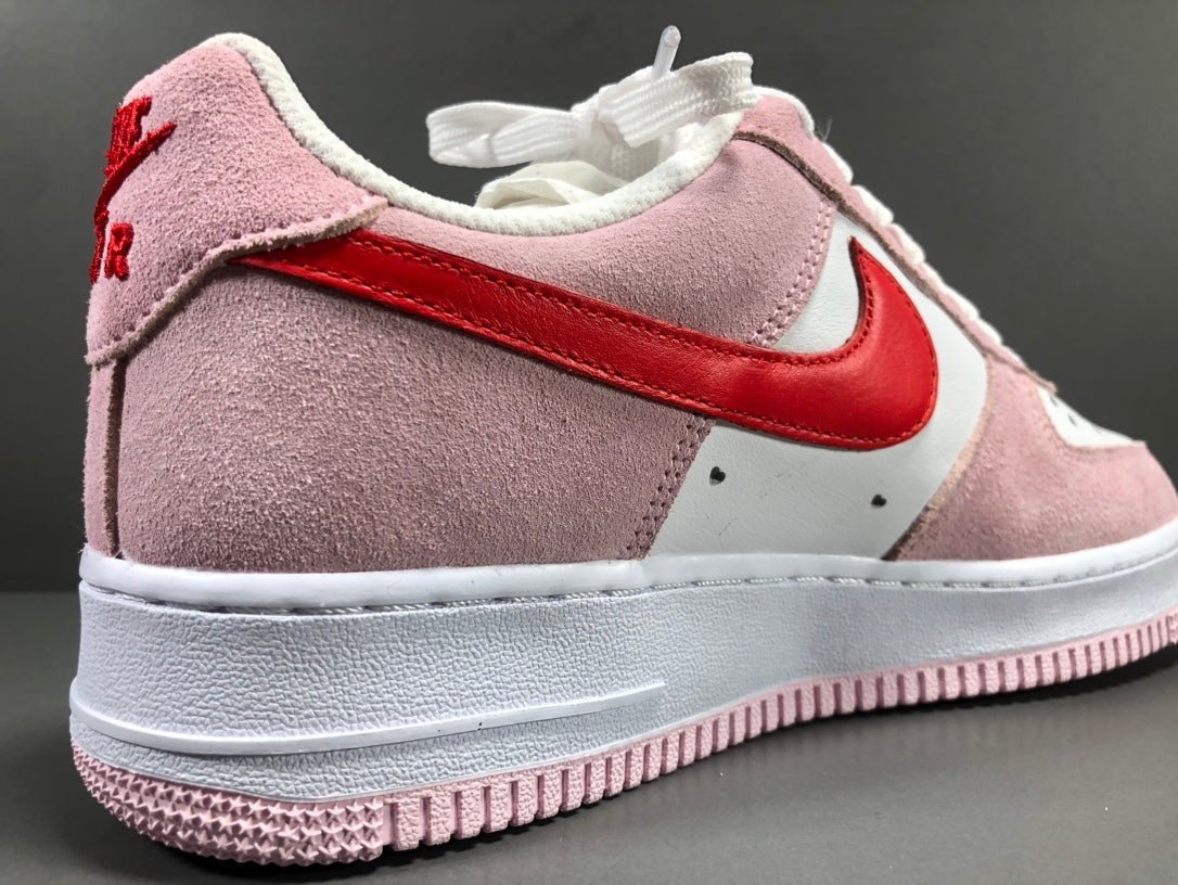 NIKE AIR FORCE 1 x VALENTINES DAY LOVE LETTER