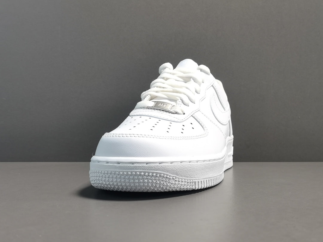 NIKE AIR FORCE 1 x WHITE