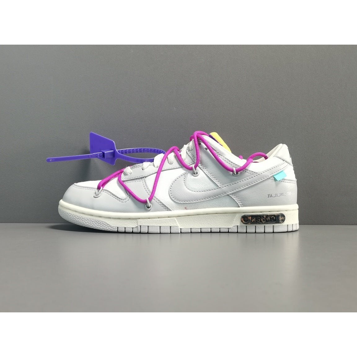 NIKE DUNK x OFF-WHITE LOT 28