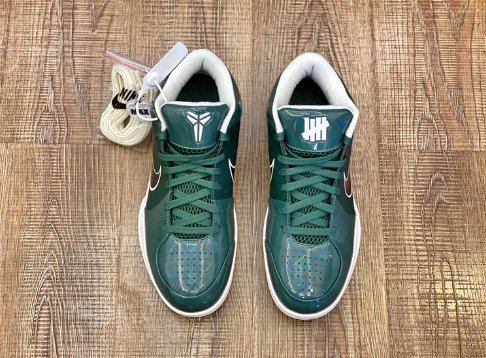 NIKE KOBE 4 x  UNDEFEATED MILWAUKEE BUCKS